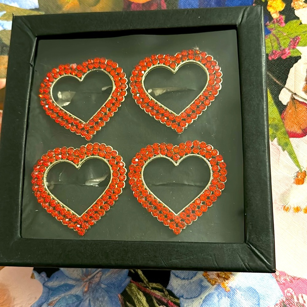 Tahari Red Crystal Heart Napkin Rings this is for 1 set new in box of 4